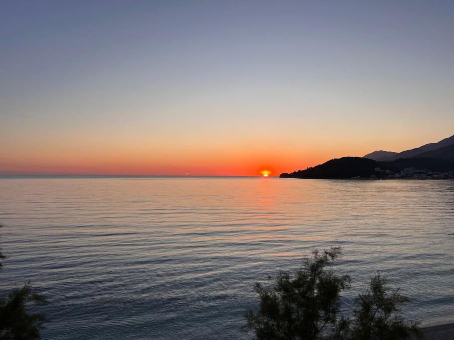 Potamsea Bliss 3 - Front, Sun Beds & Parking * Himare