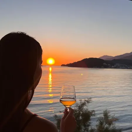 Potamsea Bliss 3 - Beach Front, Sun Beds & Parking Himare Exteriör bild